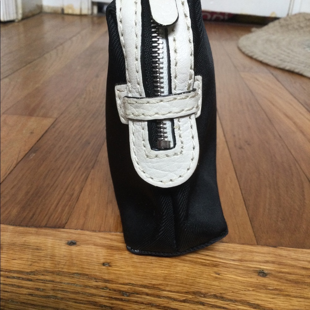 Black Michael Kors pouch - Picture 5 of 12